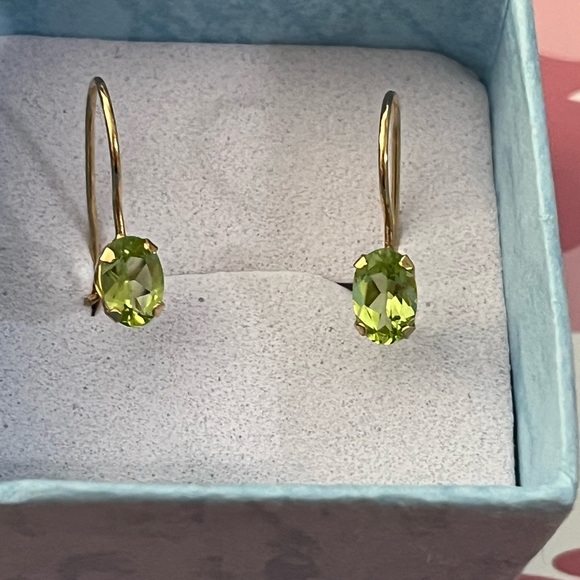 14k Peridot Earrings Jacmel Shepard’s Hook - Picture 6 of 9